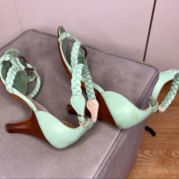 Vintage Moschino Cheap and Chic Made In Italy Blue Braided Leather Pump Heels - Picture 6 of 9